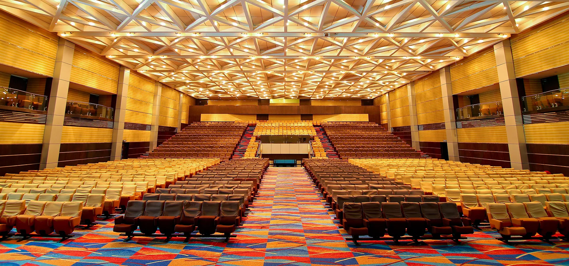 What Should I Know Before Booking A Wedding Venue In A Hotel?